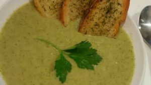 Broccoli soup with large croutons